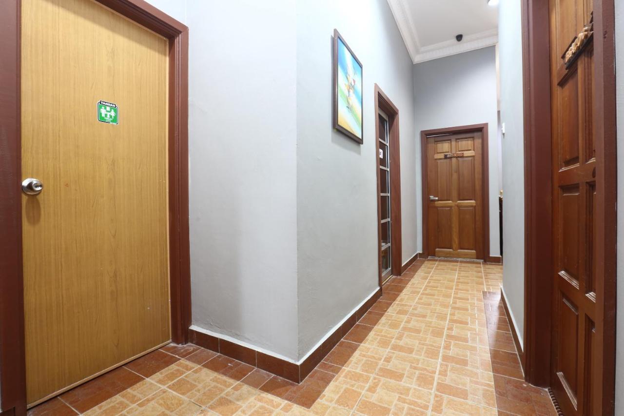 קואלה טרנגאנו Oyo 89523 Villa Sri Mayang מראה חיצוני תמונה